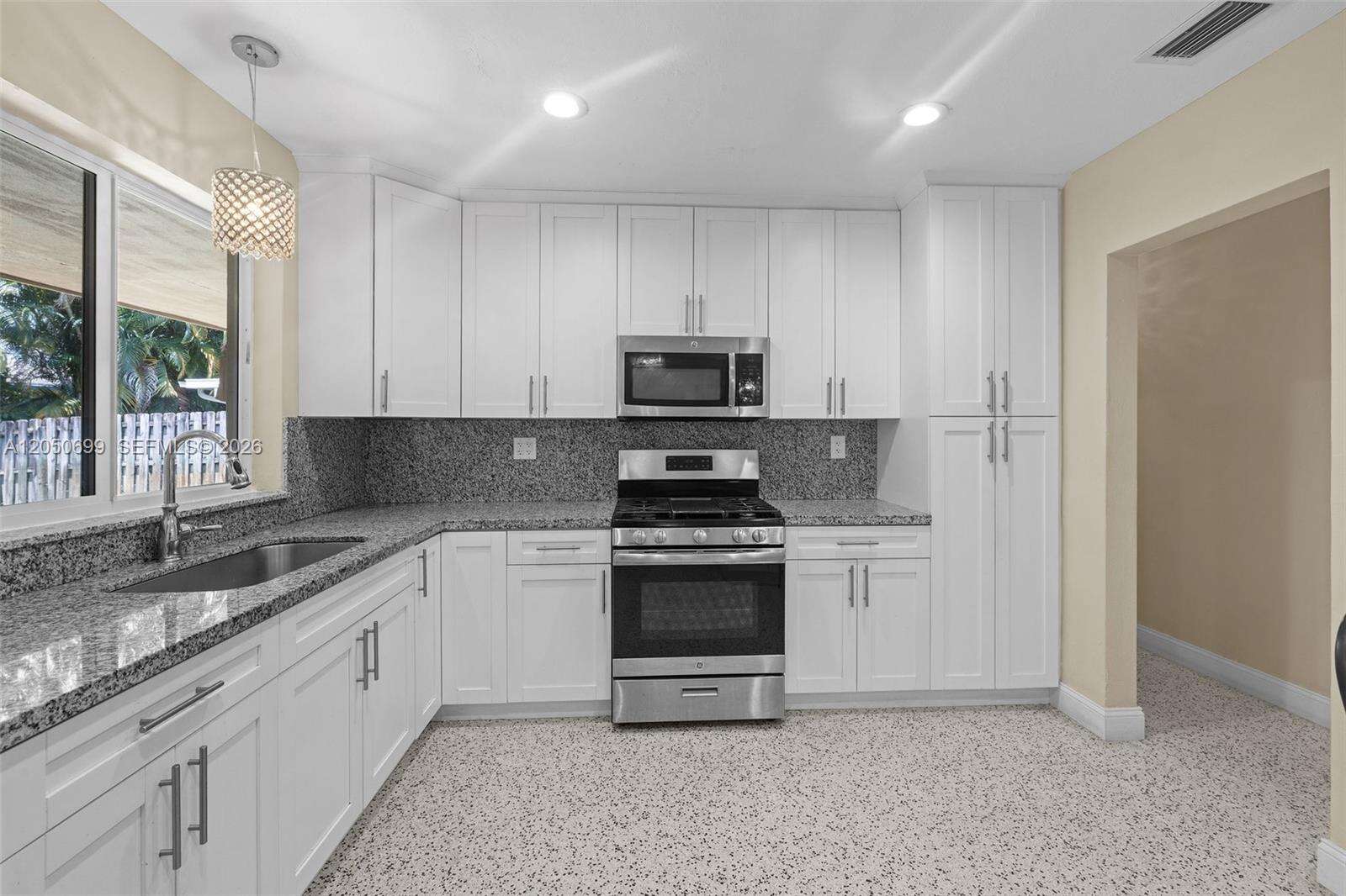 8431 Pasadena Blvd, Pembroke Pines, FL 33024 - For Sale photo 10