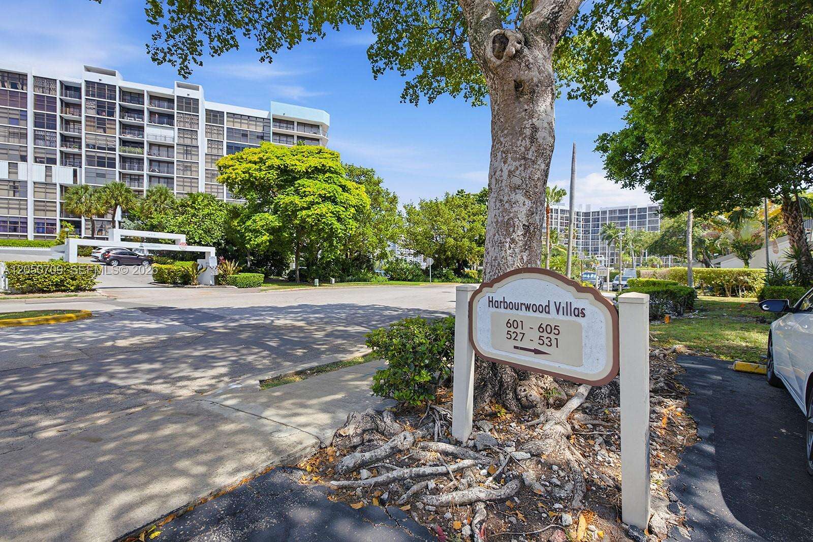 605 Leslie Dr, Hallandale Beach, FL 33009 - For Sale photo 2