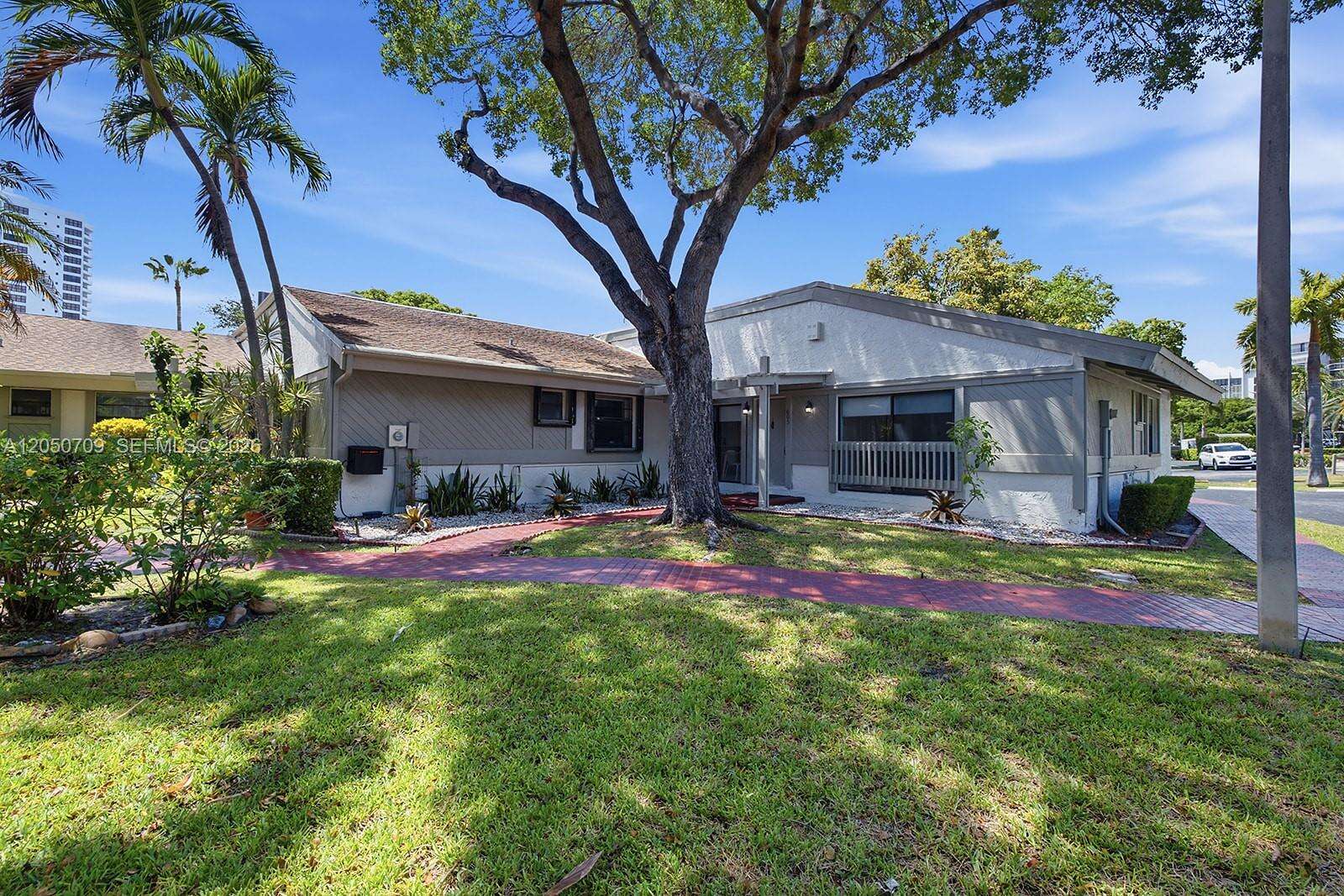 605 Leslie Dr, Hallandale Beach, FL 33009 - For Sale photo 3