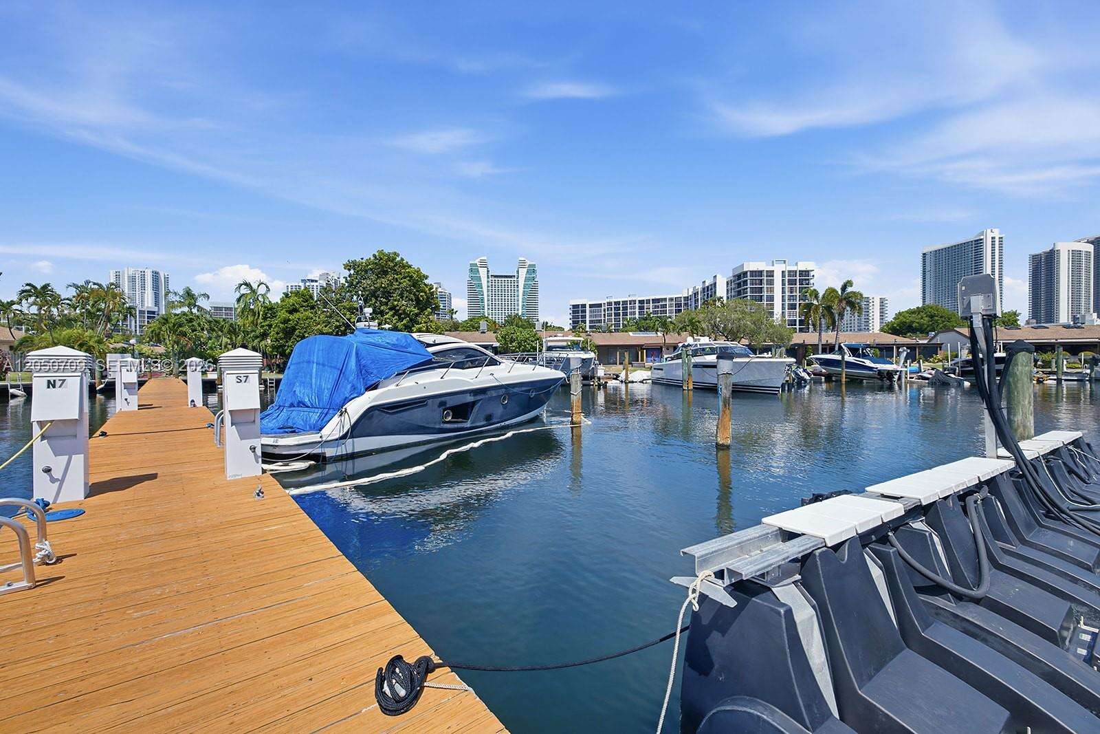 605 Leslie Dr, Hallandale Beach, FL 33009 - For Sale photo 5