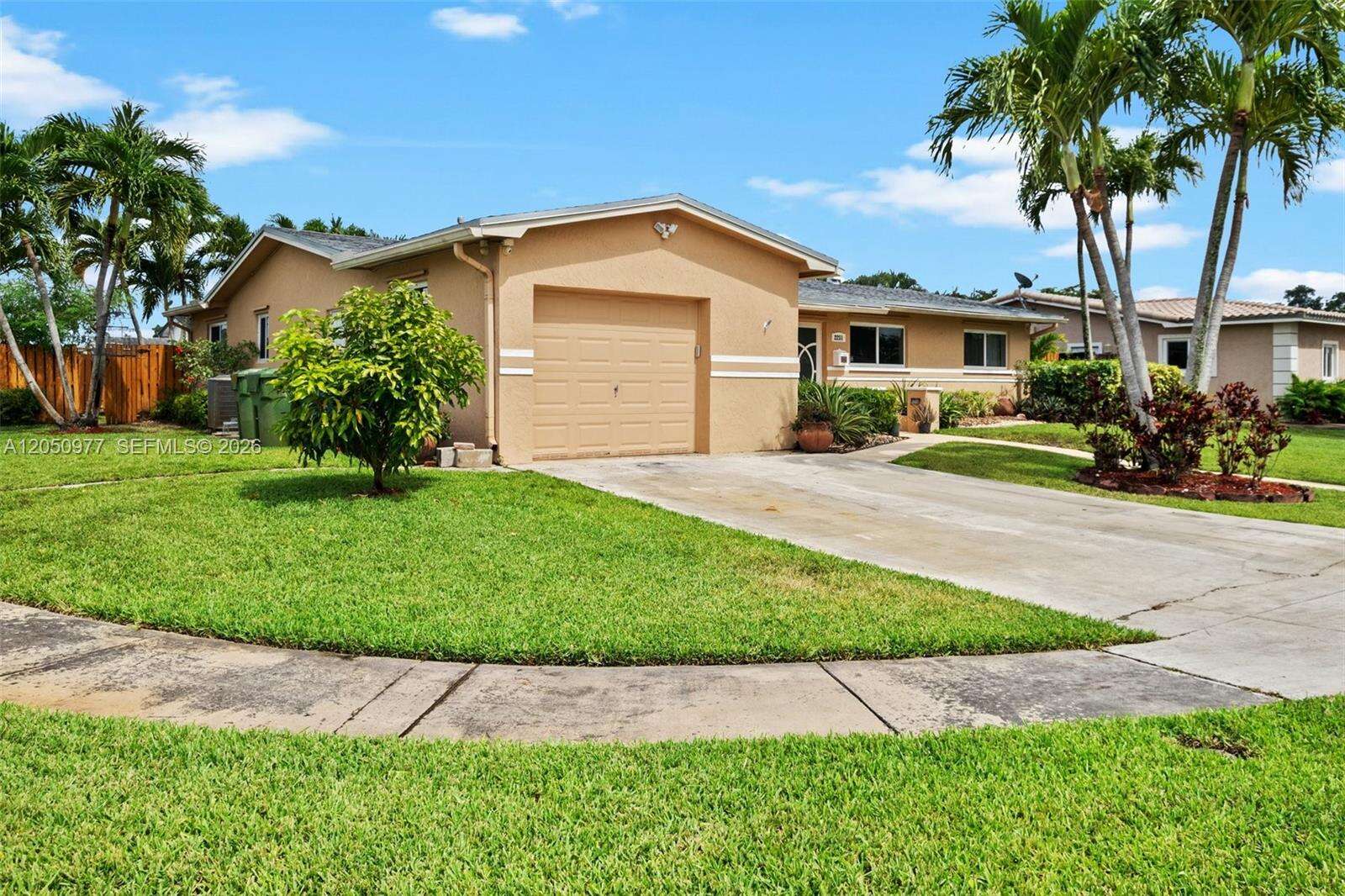 2251 87th Ave, Pembroke Pines, FL 33024 - Pending Sale photo 2
