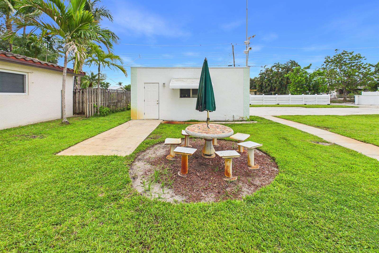 1719 44th, Hollywood, FL 33021 - For Sale photo 26