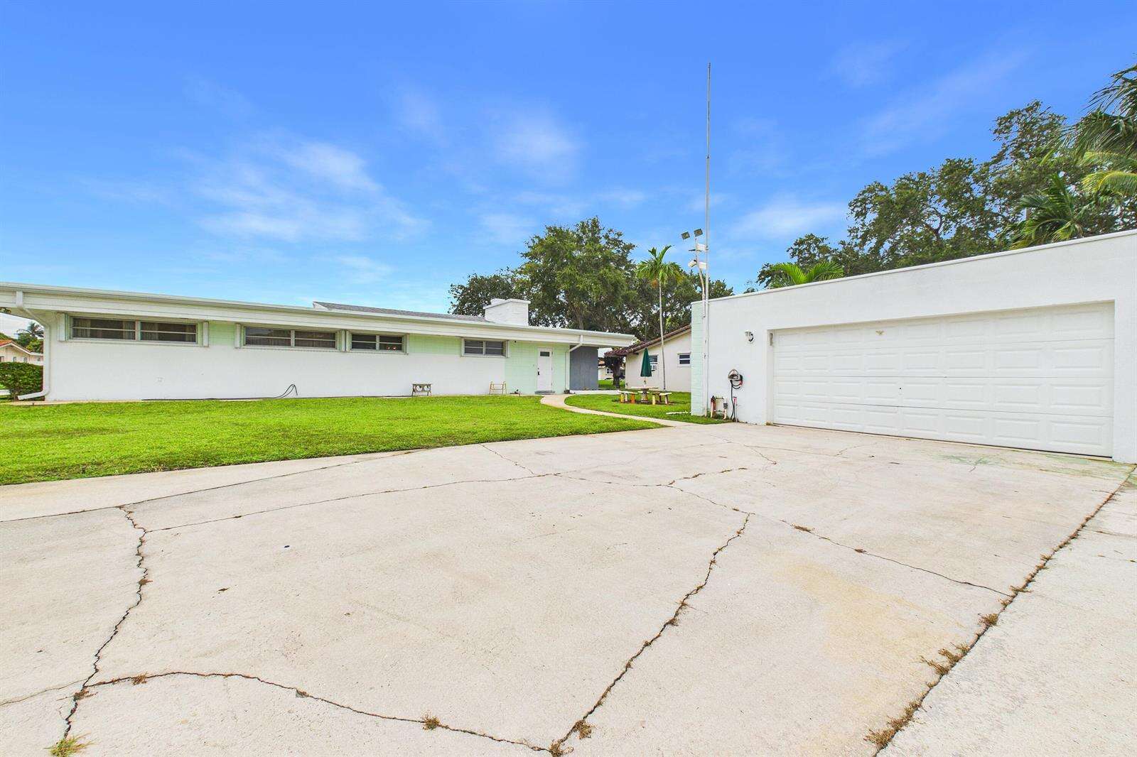 1719 44th, Hollywood, FL 33021 - For Sale photo 32
