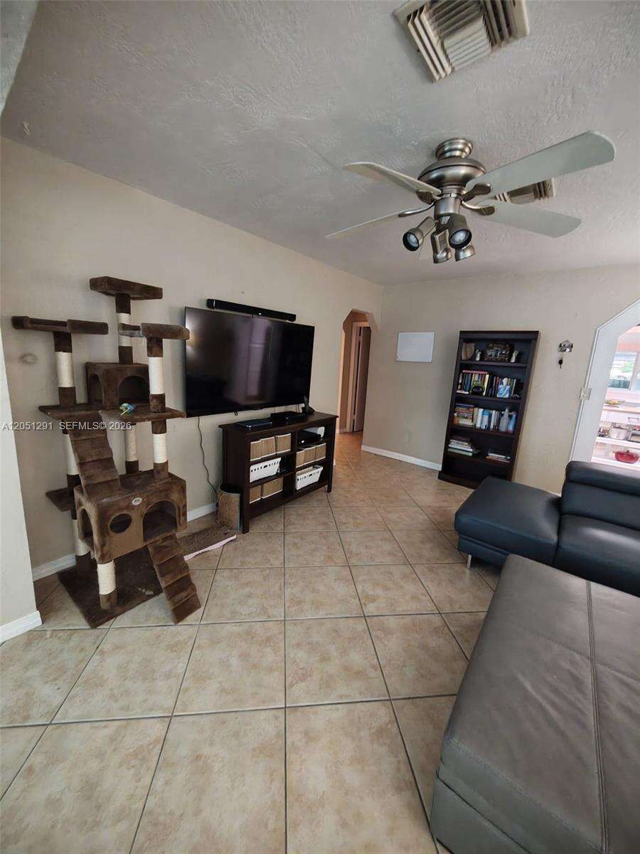 2418 Scott St, Hollywood, FL 33020 - For Sale photo 15