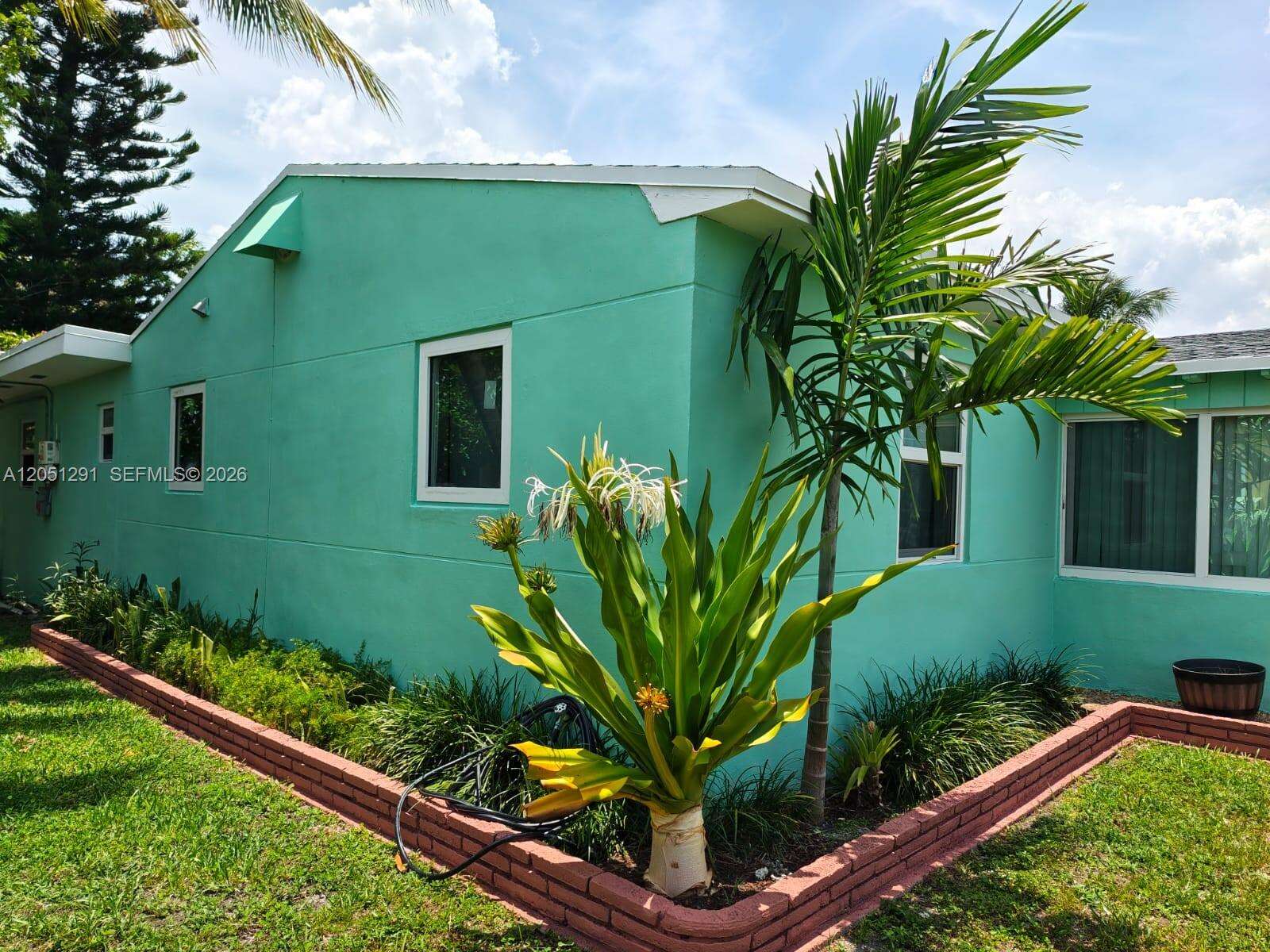 2418 Scott St, Hollywood, FL 33020 - For Sale photo 4