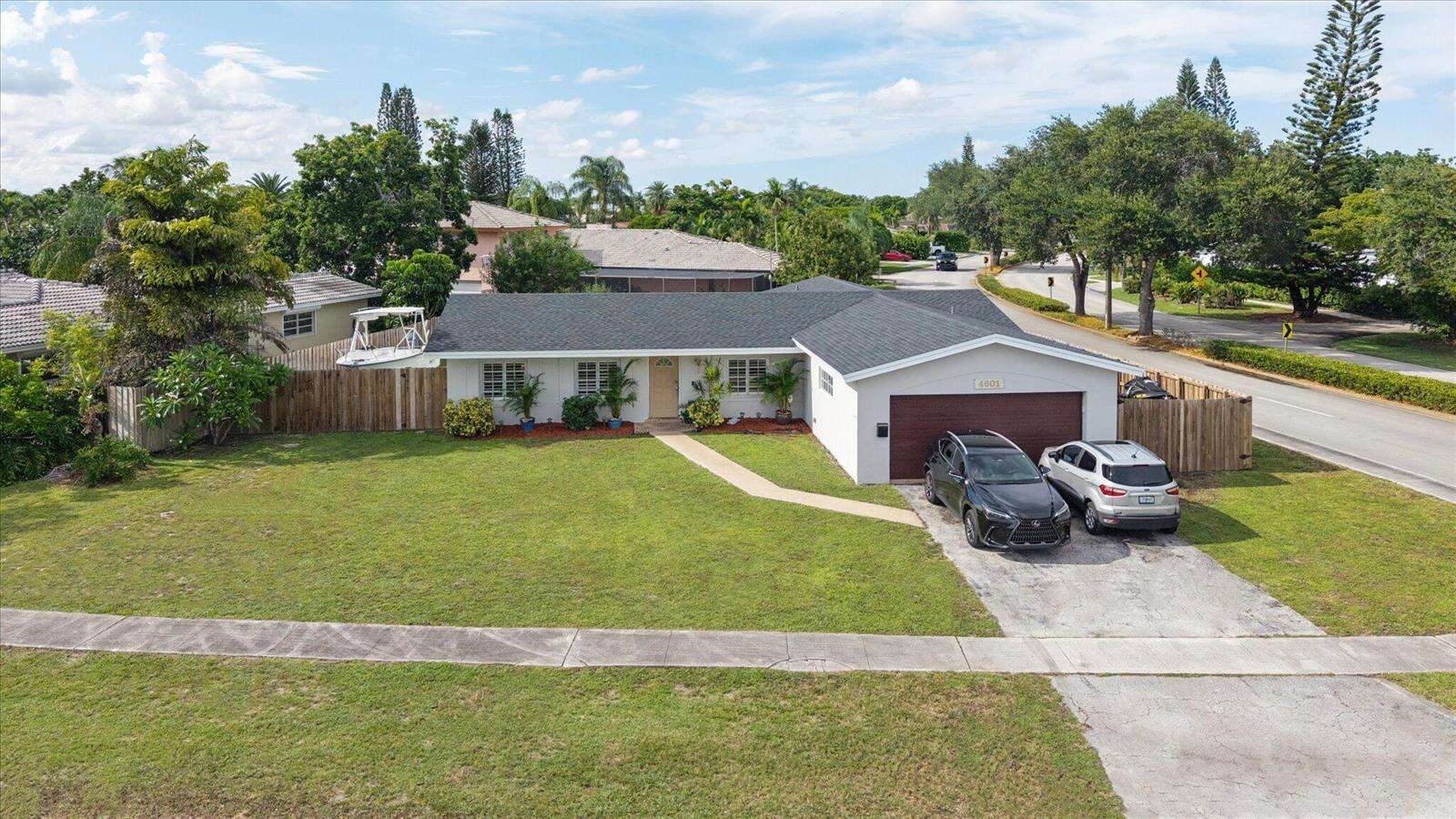 4601 Hawthorne, Hollywood, FL 33021 - For Sale photo 2