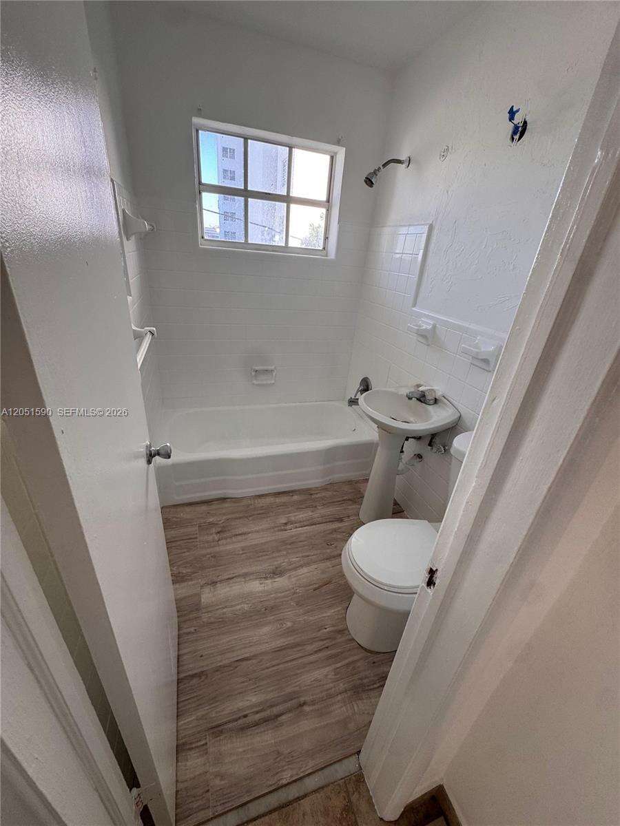 7800 Byron Ave, Miami Beach, FL 33141 - For Sale photo 4