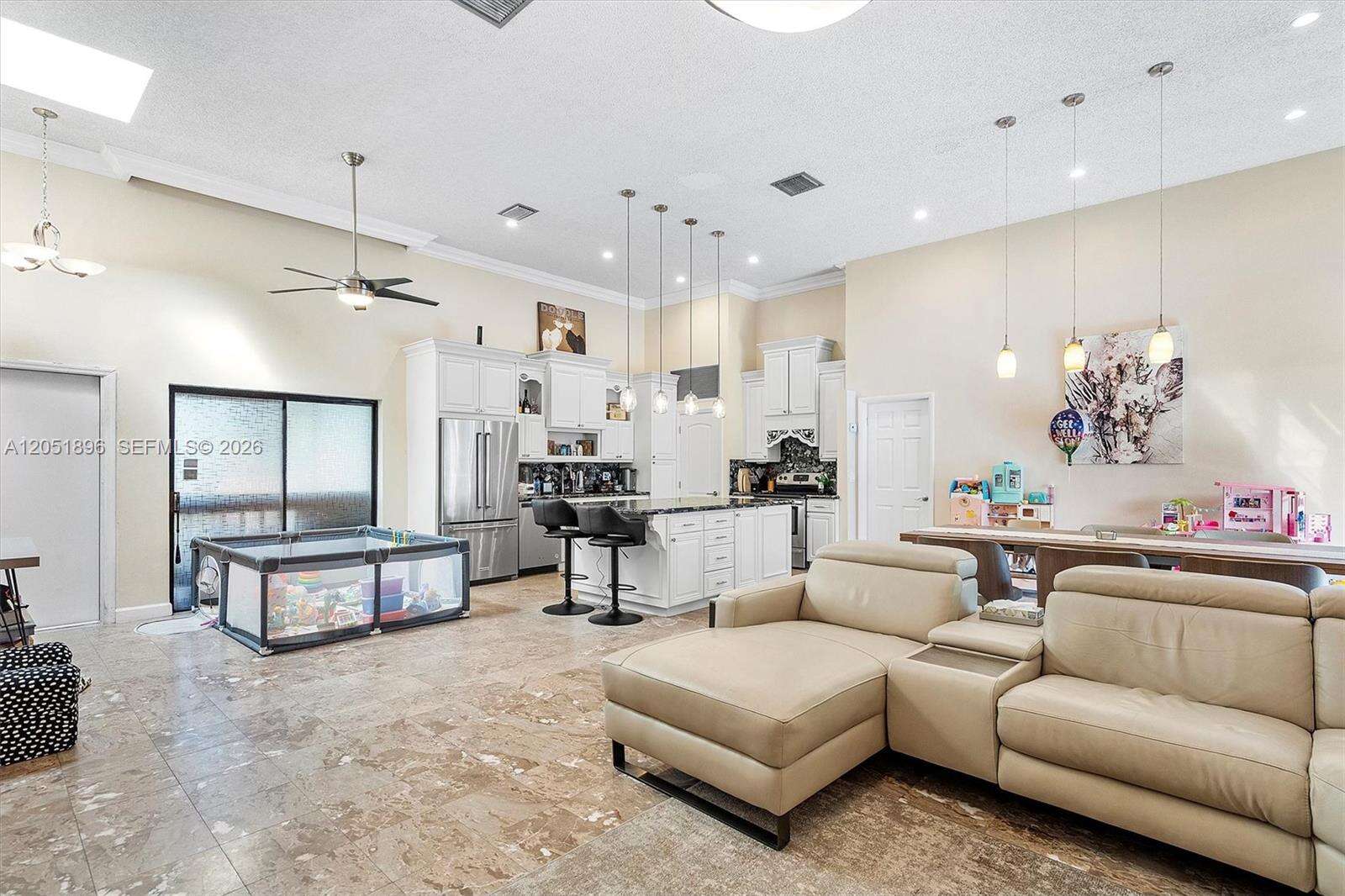 2707 Parkview Dr, Hallandale Beach, FL 33009 - For Sale photo 3