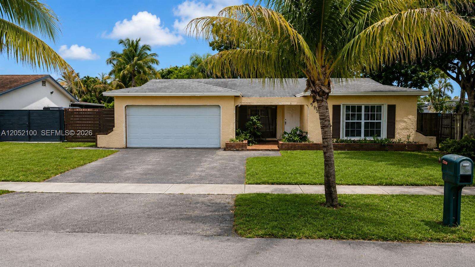 9320 13th St, Pembroke Pines, FL 33024 - Pending Sale photo 2