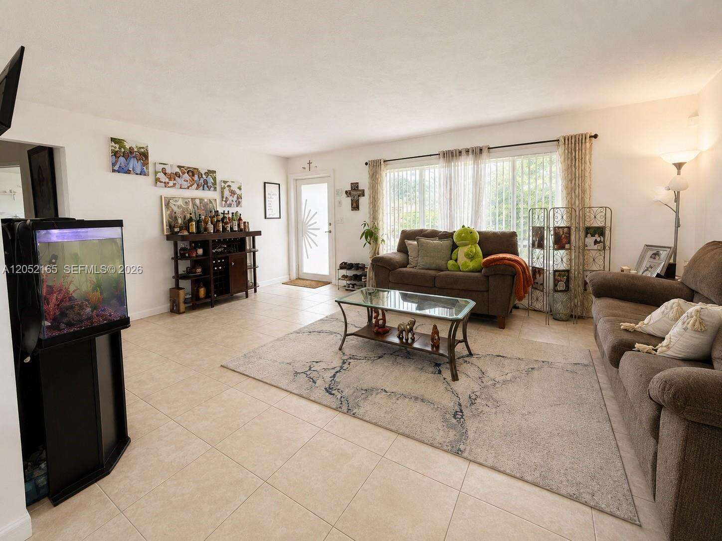 8291 17th Ct, Pembroke Pines, FL 33024 - For Sale photo 3