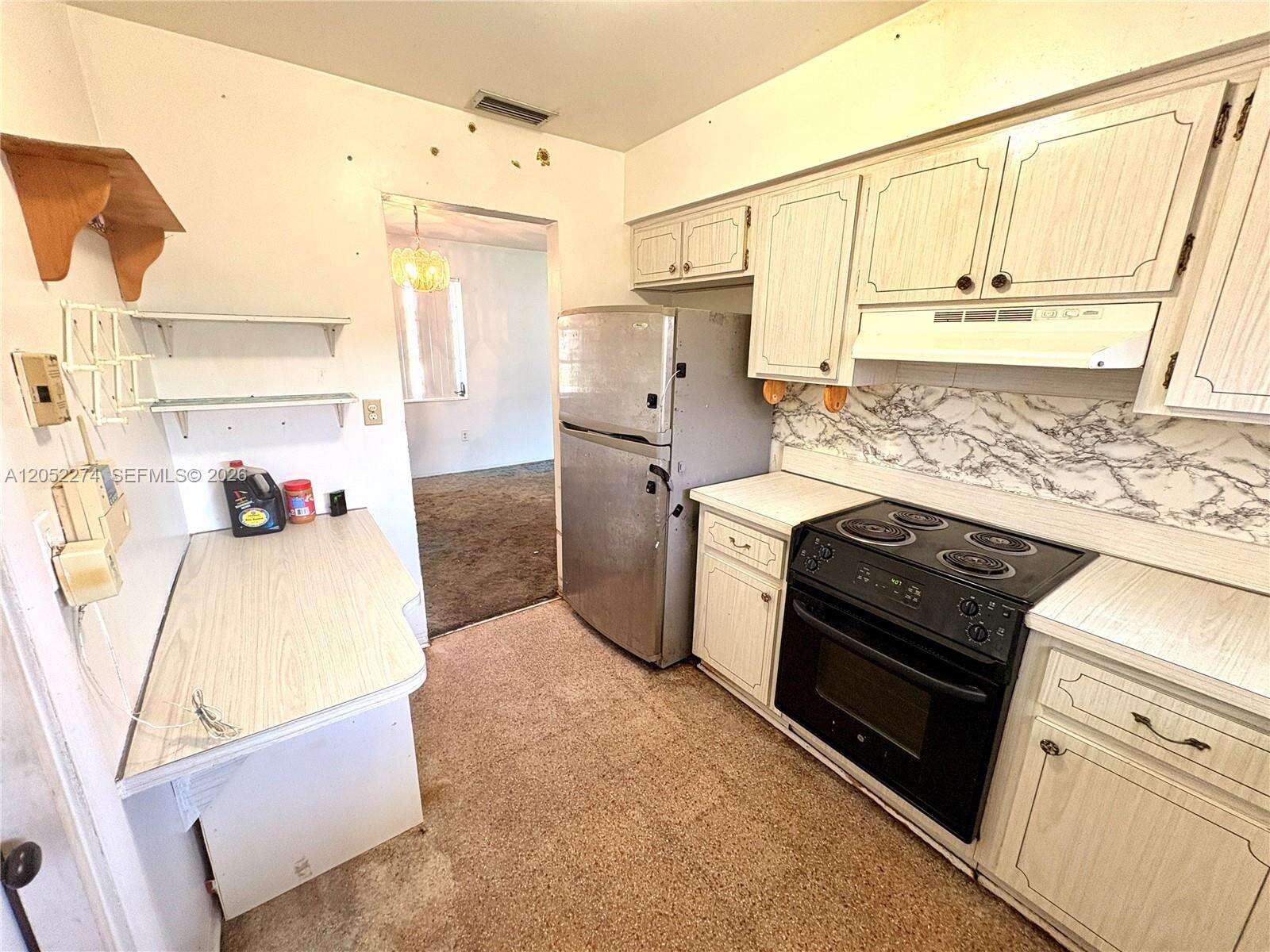 8220 15th St, Pembroke Pines, FL 33024 - Pending Sale photo 6