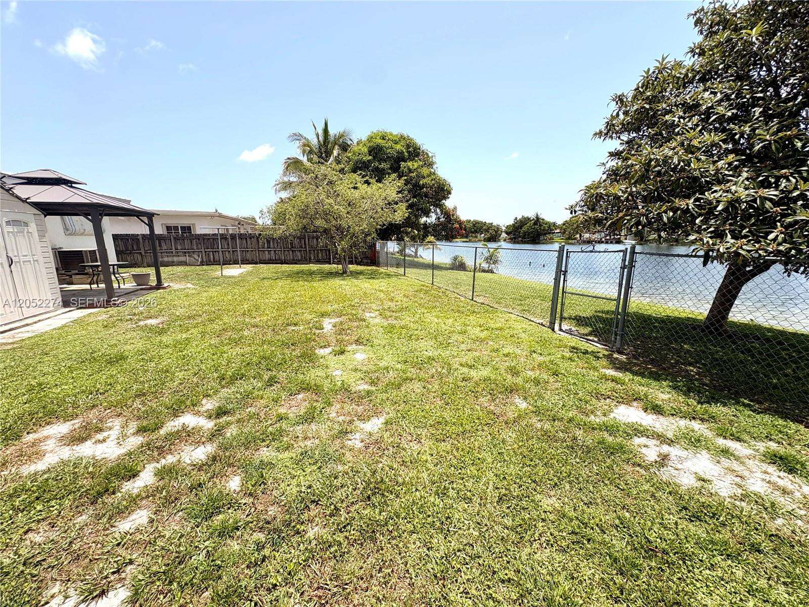 8220 15th St, Pembroke Pines, FL 33024 - Pending Sale photo 7