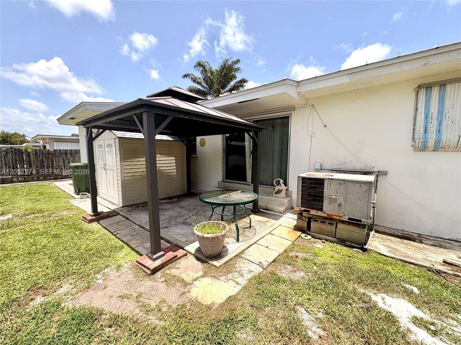 8220 15th St, Pembroke Pines, FL 33024 - Pending Sale photo 8