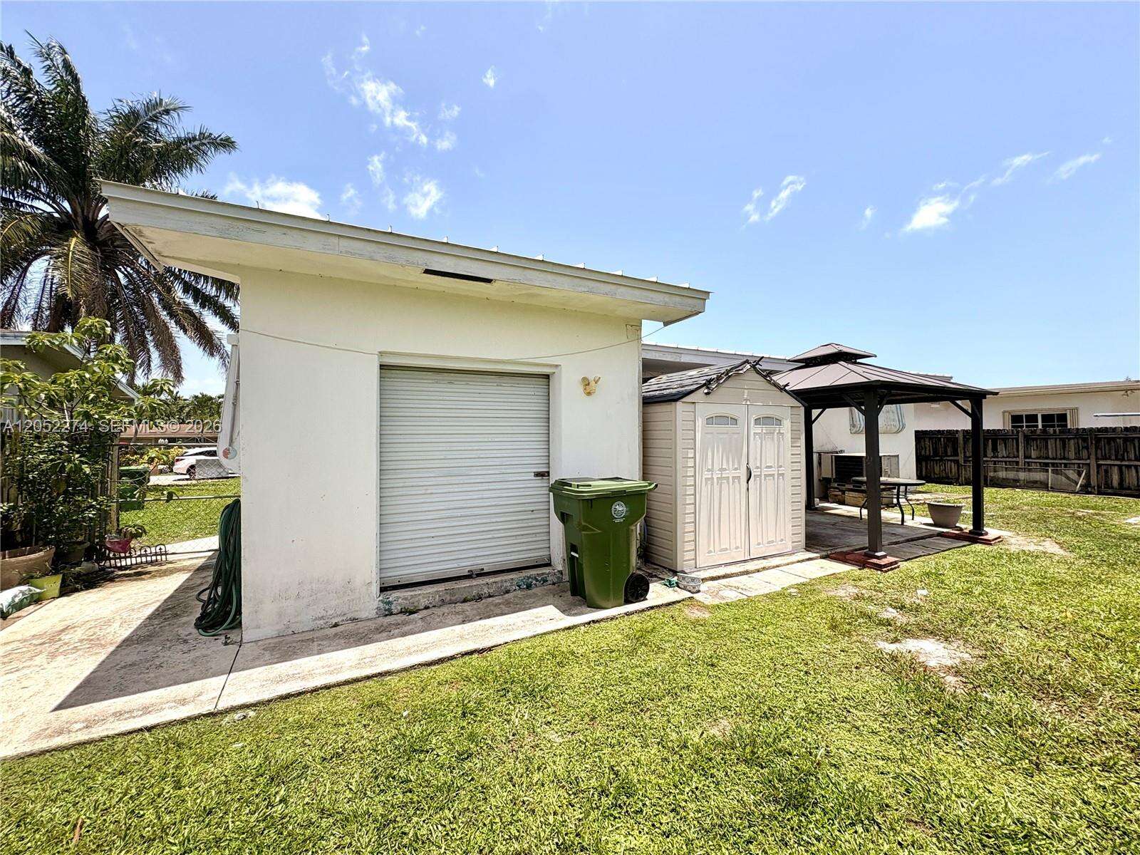 8220 15th St, Pembroke Pines, FL 33024 - Pending Sale photo 9