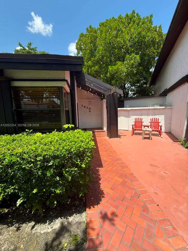 1470 Flamingo Ct, Pembroke Pines, FL 33026 - For Sale photo 6