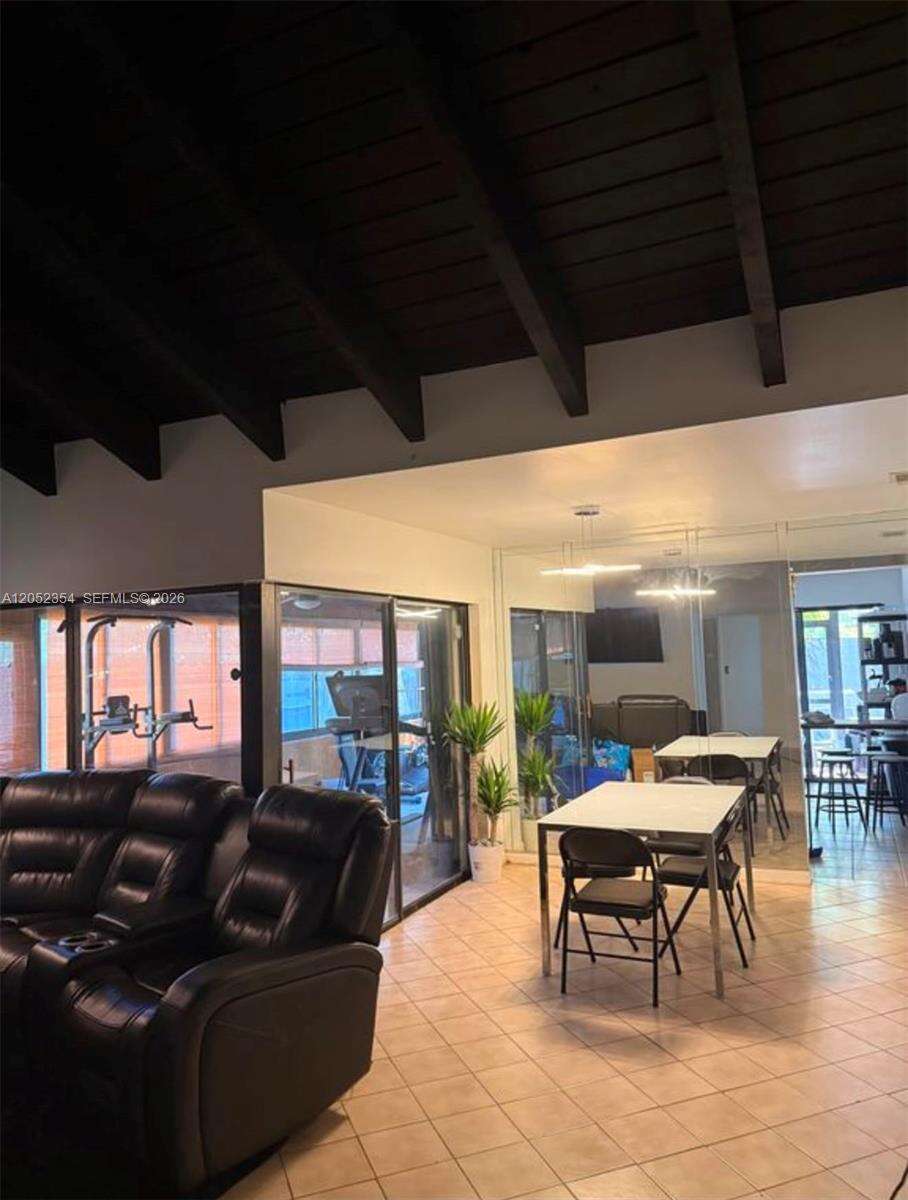 1470 Flamingo Ct, Pembroke Pines, FL 33026 - For Sale photo 9