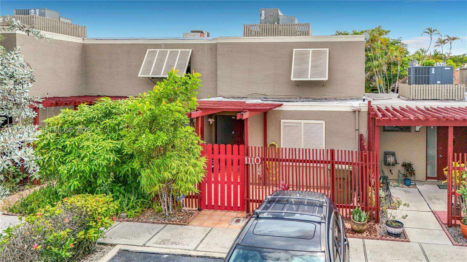 1110 Fairway Rd, Pembroke Pines, FL 33026 - For Sale photo 2