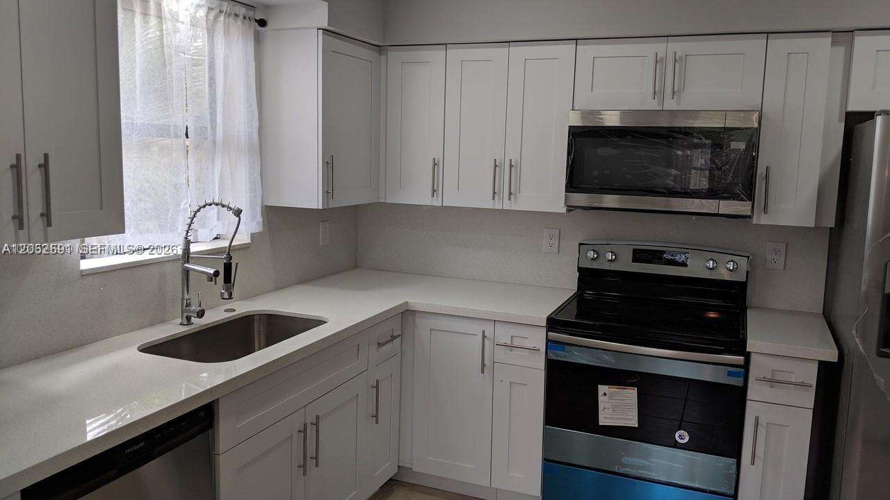 6461 Evans St, Hollywood, FL 33024 - For Sale photo 12