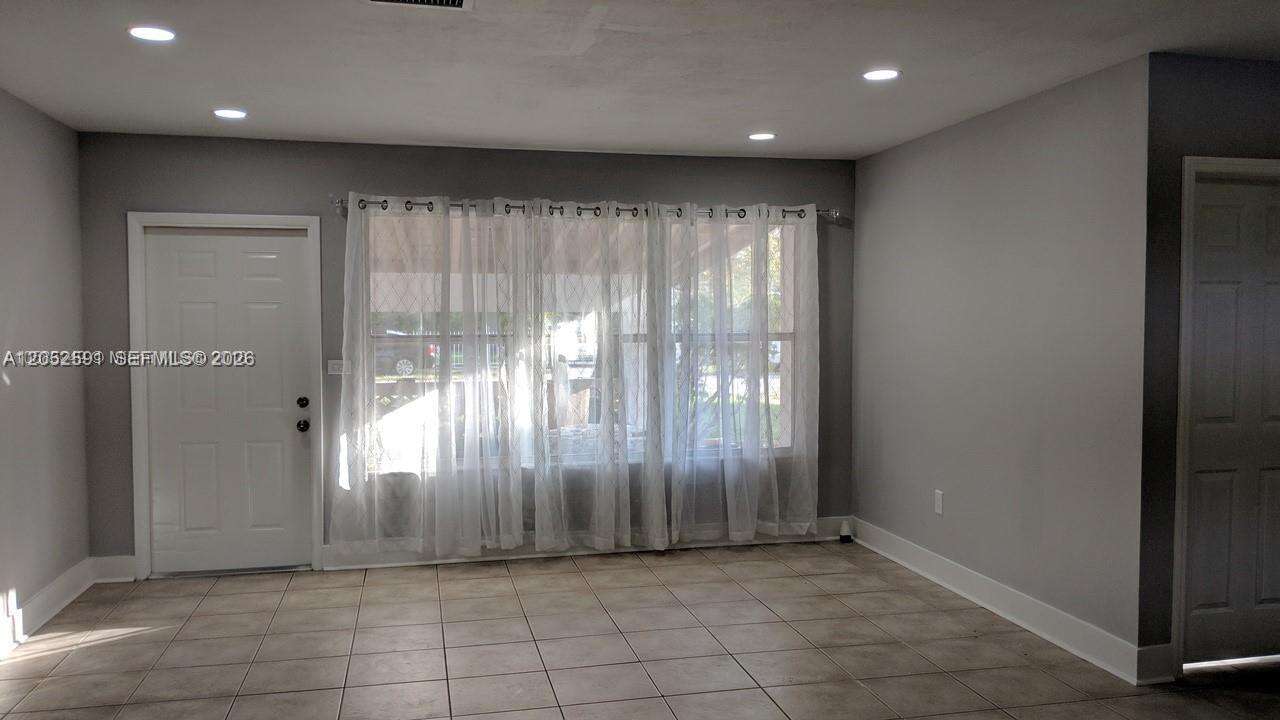 6461 Evans St, Hollywood, FL 33024 - For Sale photo 3