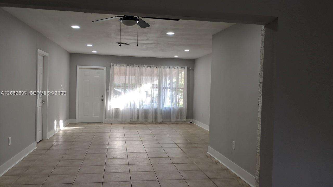 6461 Evans St, Hollywood, FL 33024 - For Sale photo 4