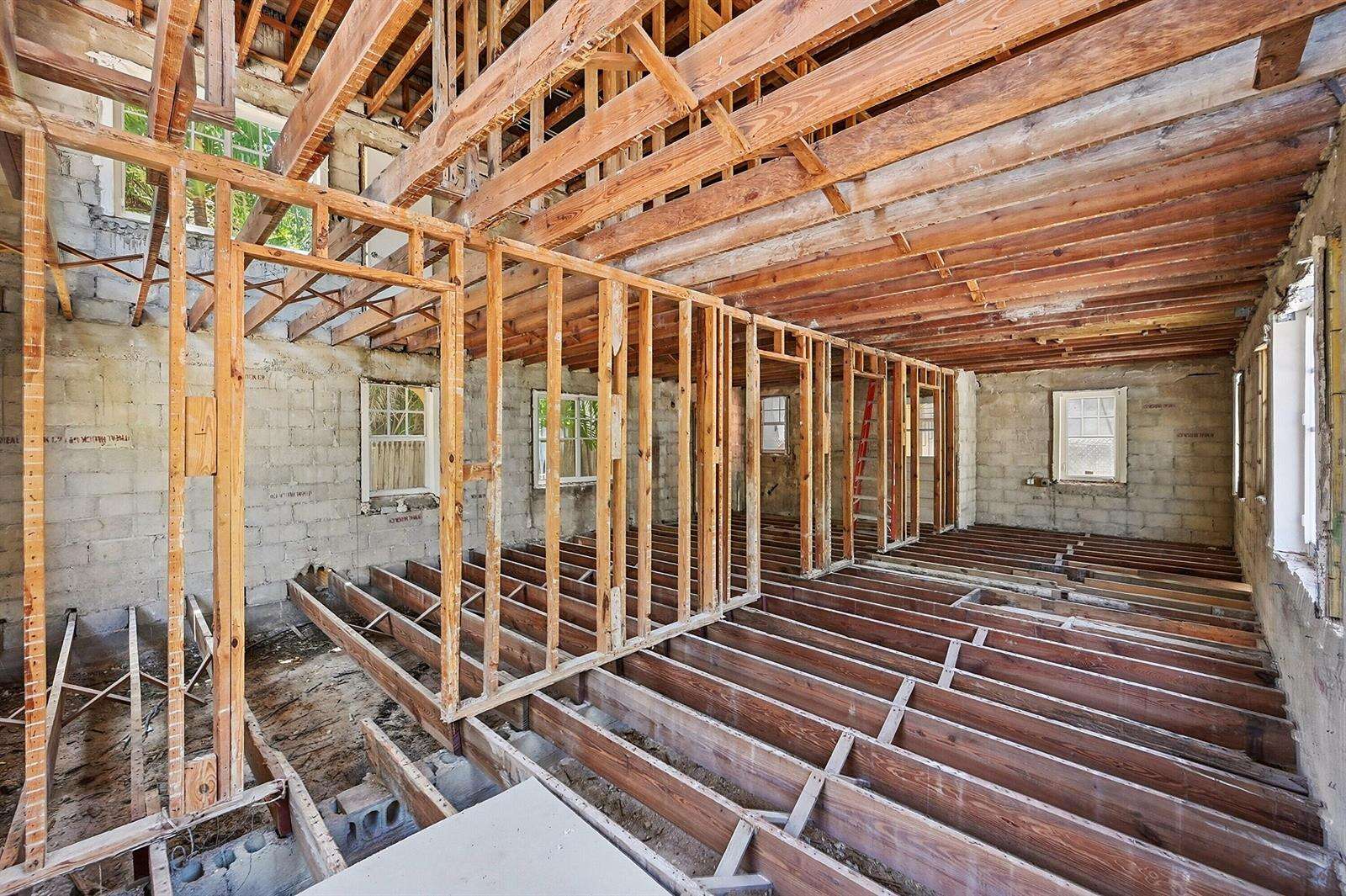 927 4th, Miami Beach, FL 33139 - For Sale photo 11