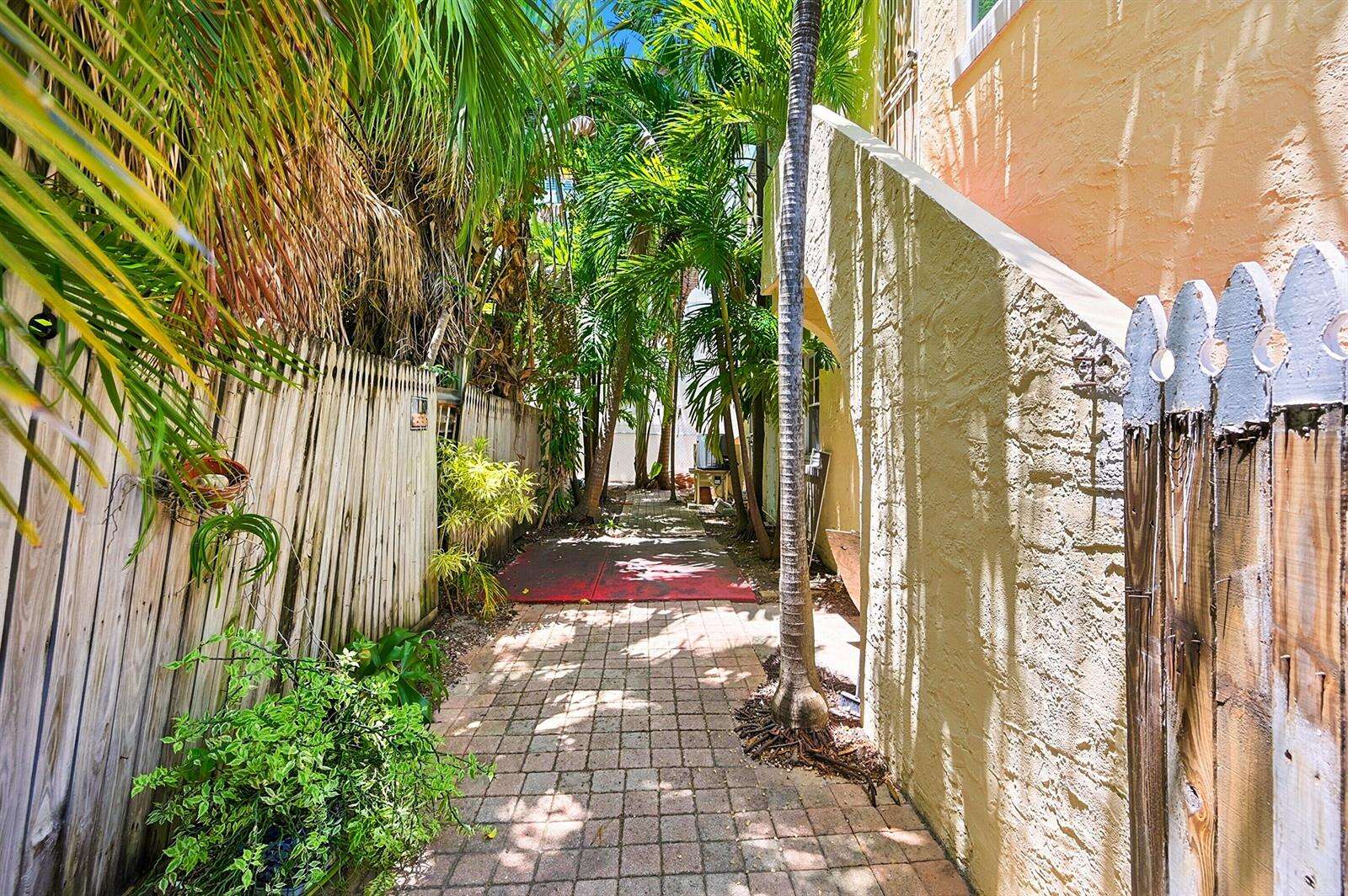 927 4th, Miami Beach, FL 33139 - For Sale photo 14