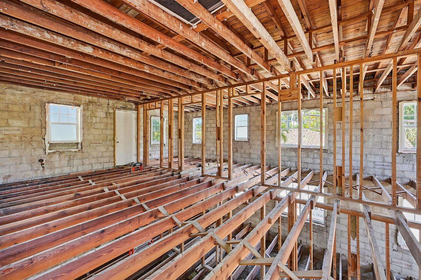 927 4th, Miami Beach, FL 33139 - For Sale photo 4