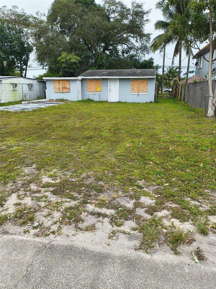 214 61st Ter, Hollywood, FL 33024 - Pending Sale photo 1