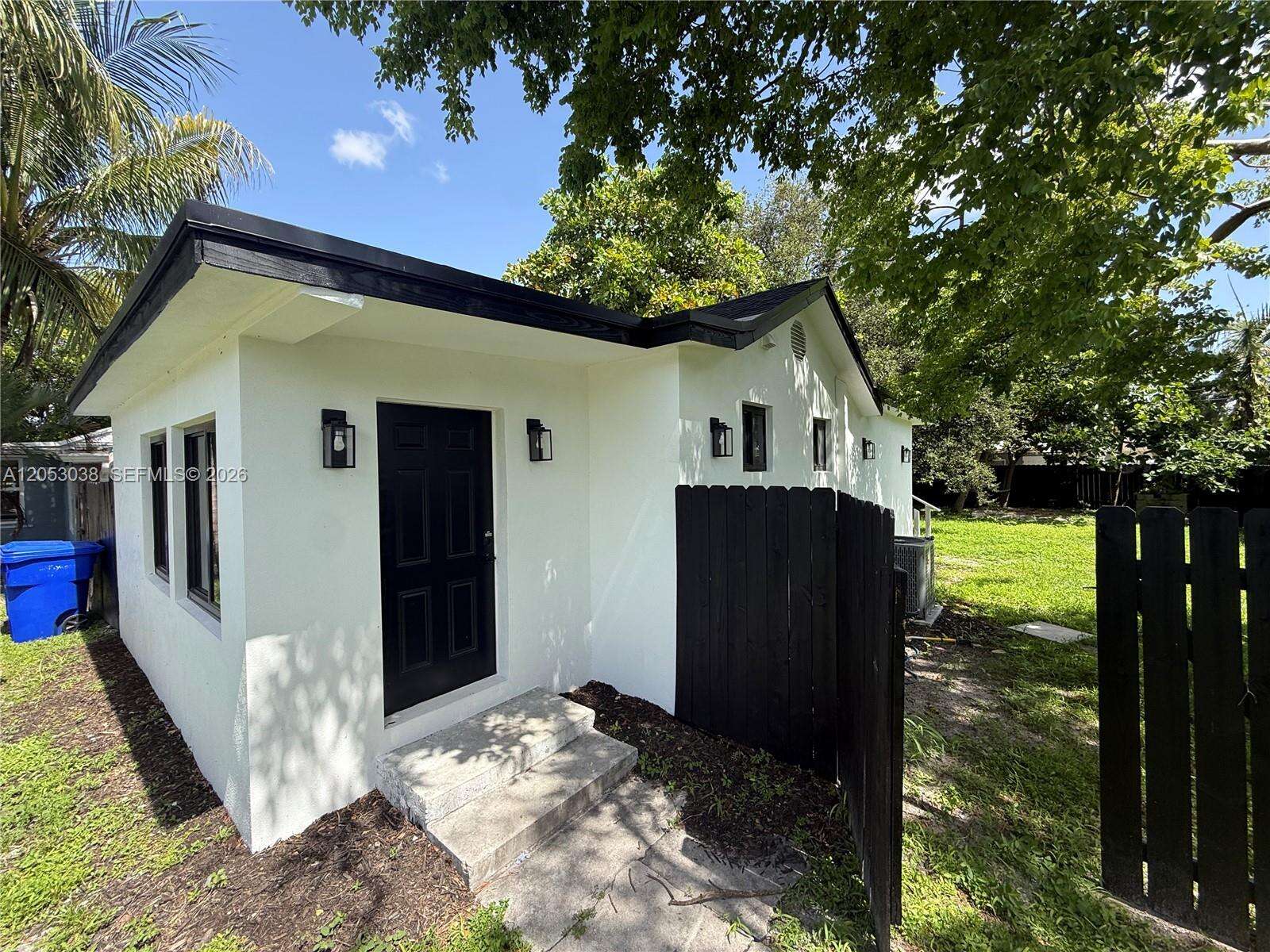 6125 Call St, Hollywood, FL 33024 - For Sale photo 2