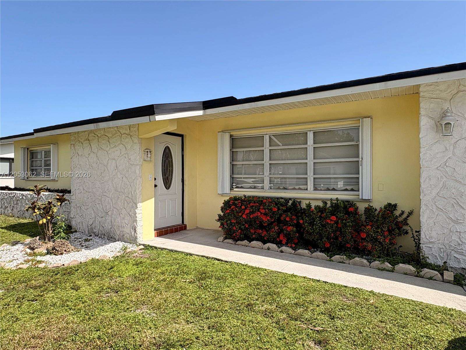 11851 23rd St, Pembroke Pines, FL 33026 - For Sale photo 3