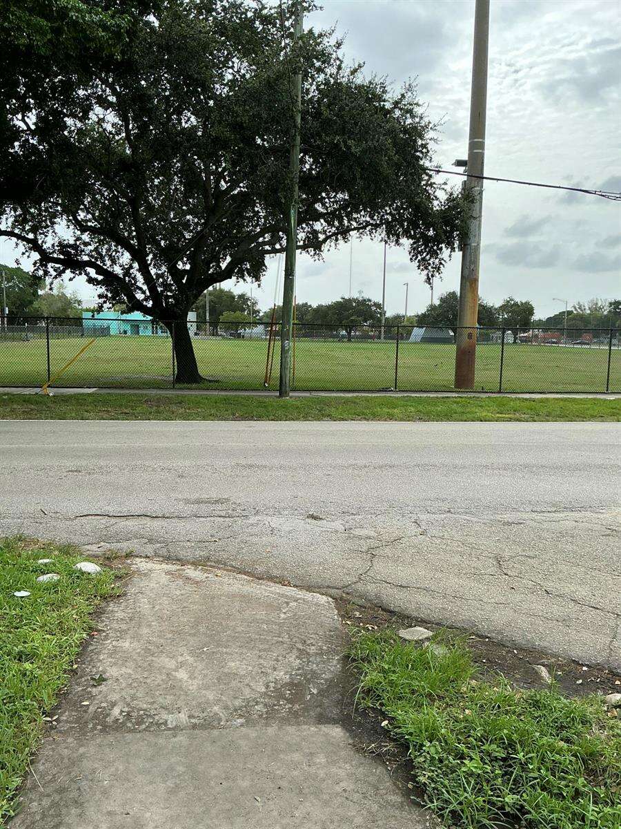 5207 Fletcher, Hollywood, FL 33021 - For Sale photo 2