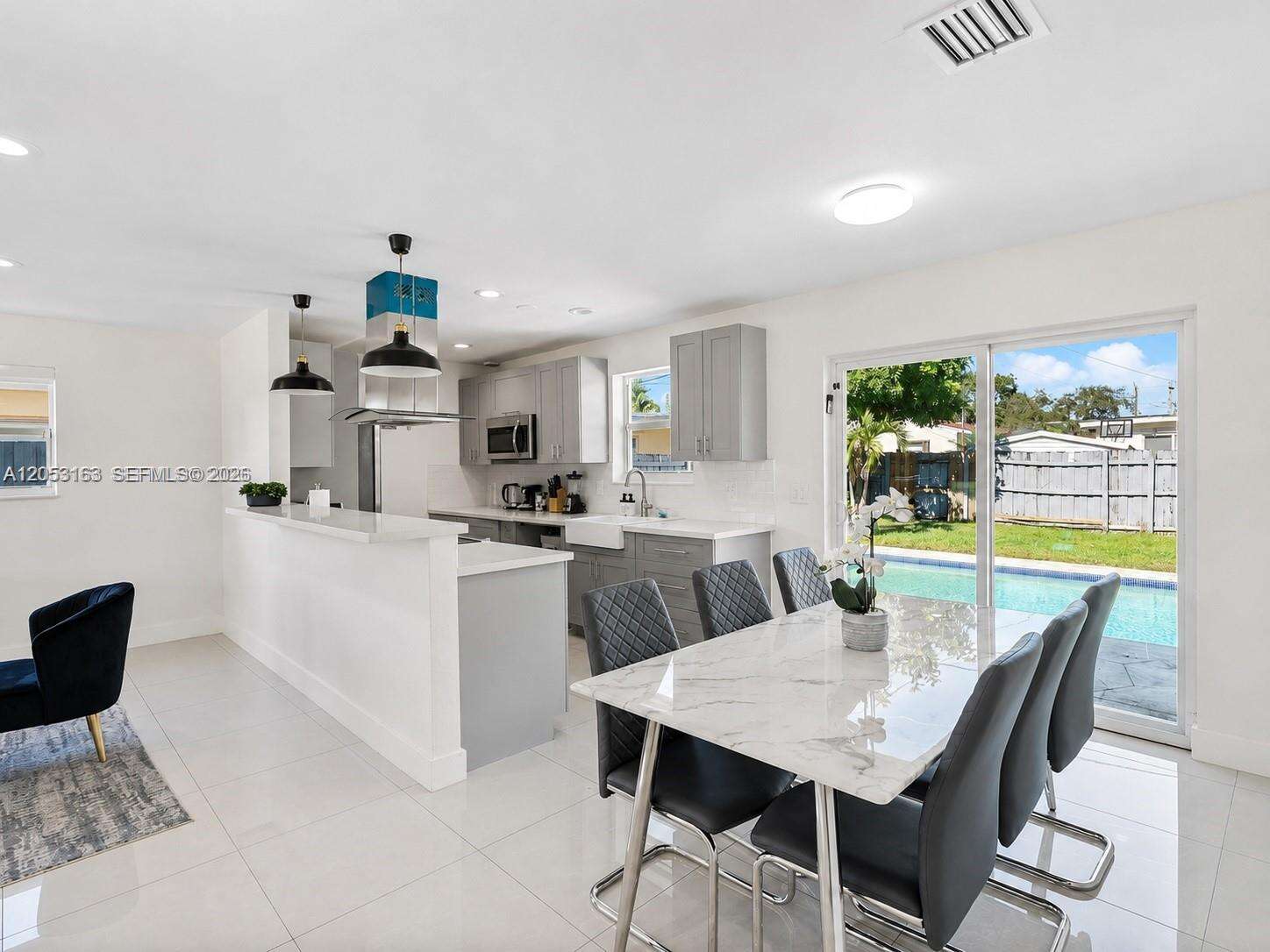 6441 Meade St, Hollywood, FL 33024 - For Sale photo 2