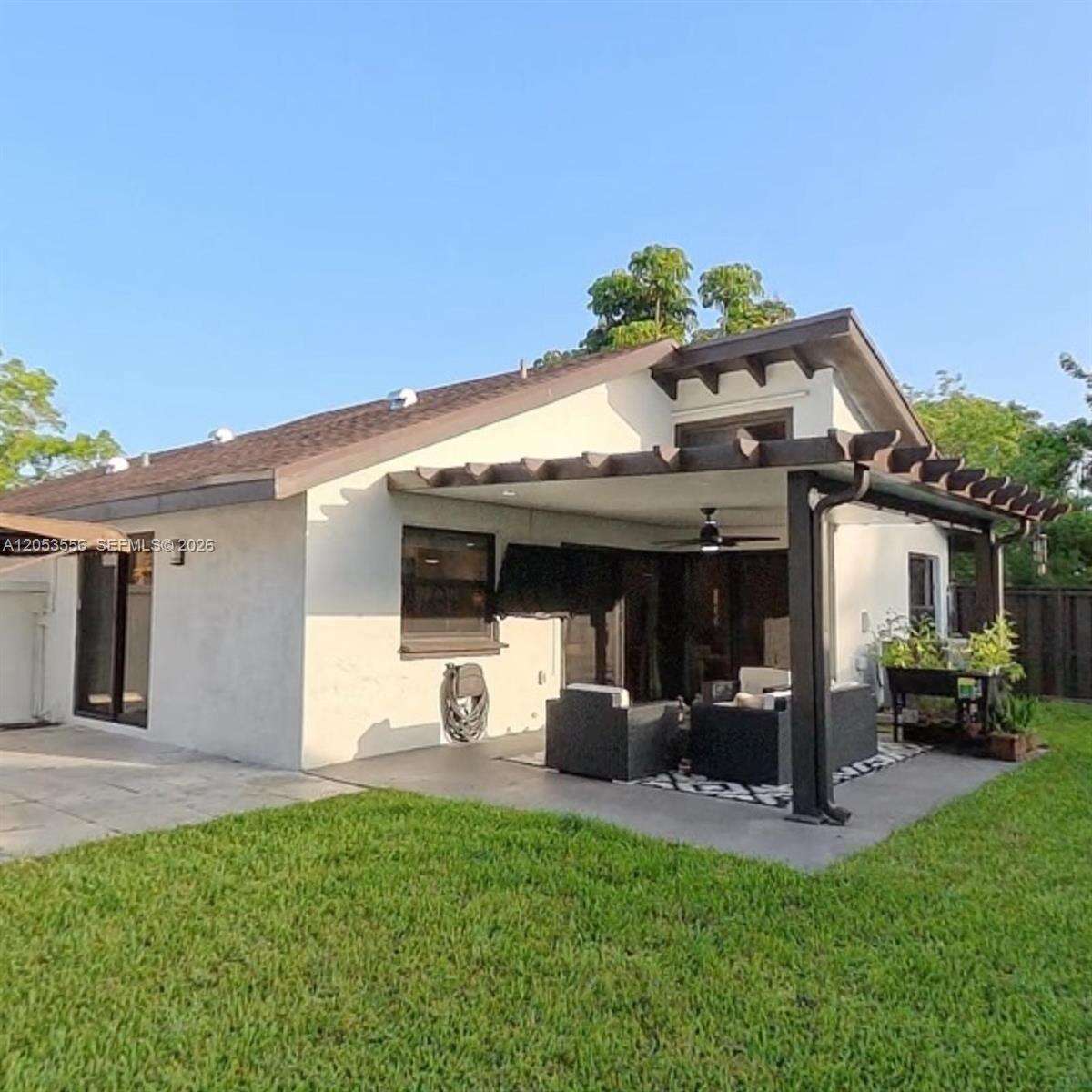 1490 Flamingo Ct, Pembroke Pines, FL 33026 - For Sale photo 4