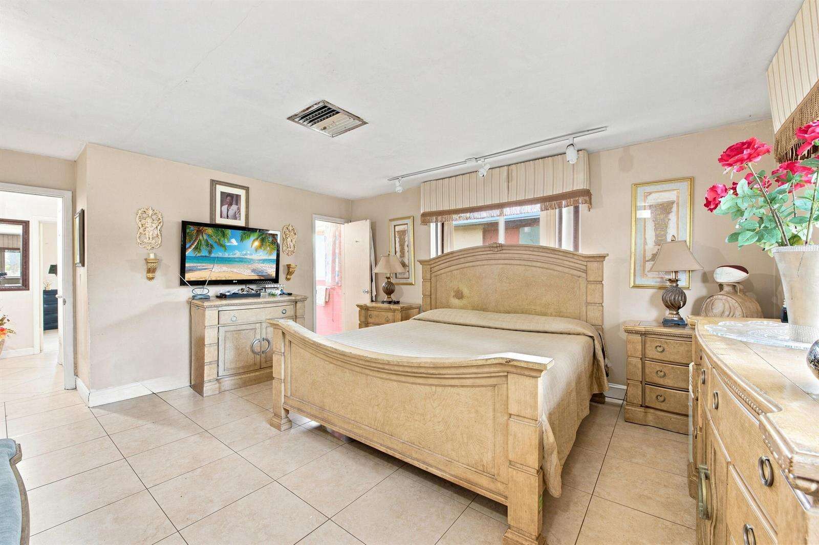 1000 Wyoming, Fort Lauderdale, FL 33312 - For Sale photo 12