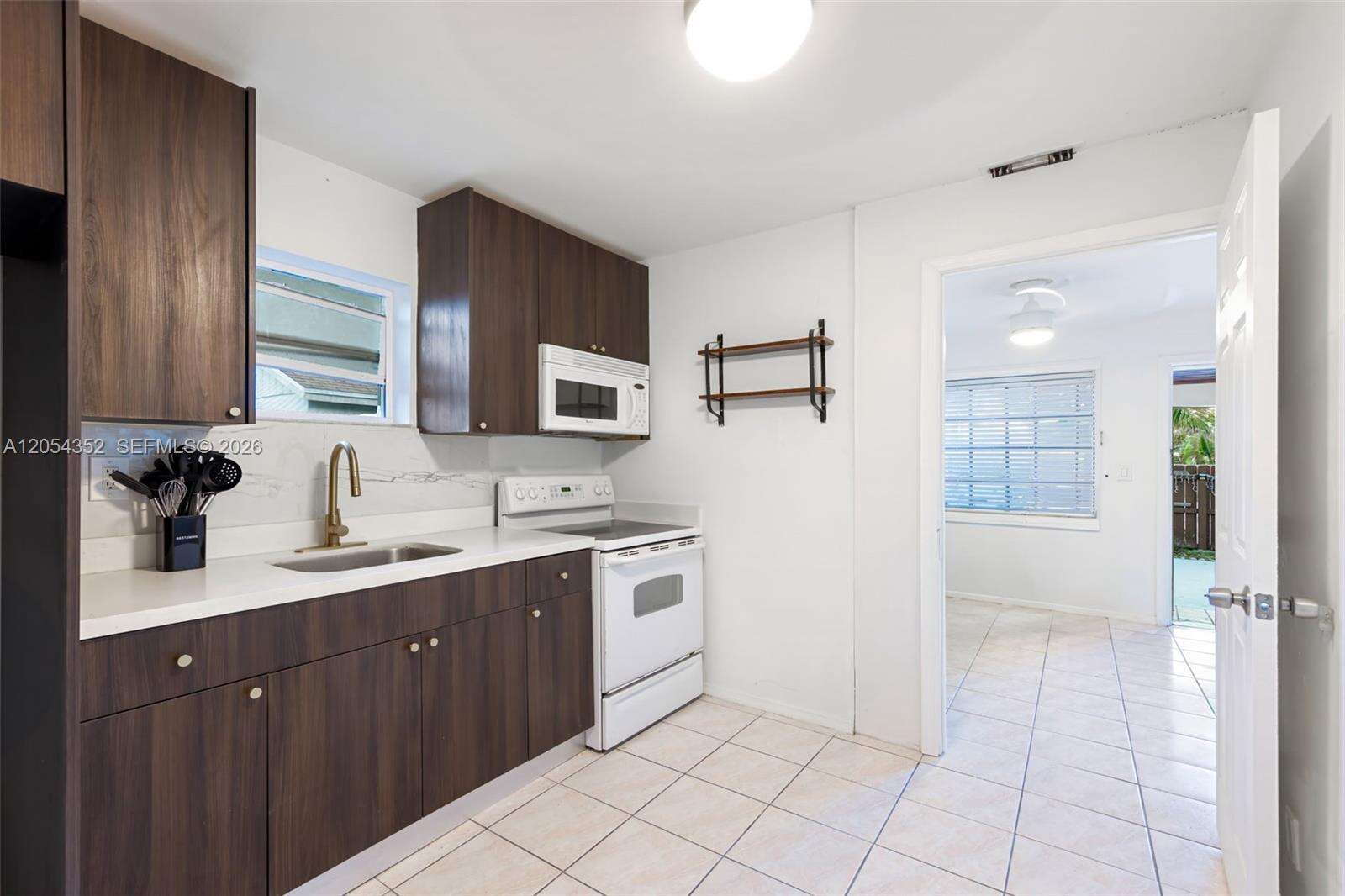 23 8th St, Hallandale Beach, FL 33009 - For Sale photo 6