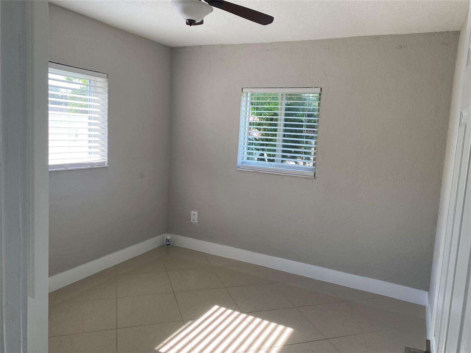 6325 Grant, Hollywood, FL 33024 - For Sale photo 8