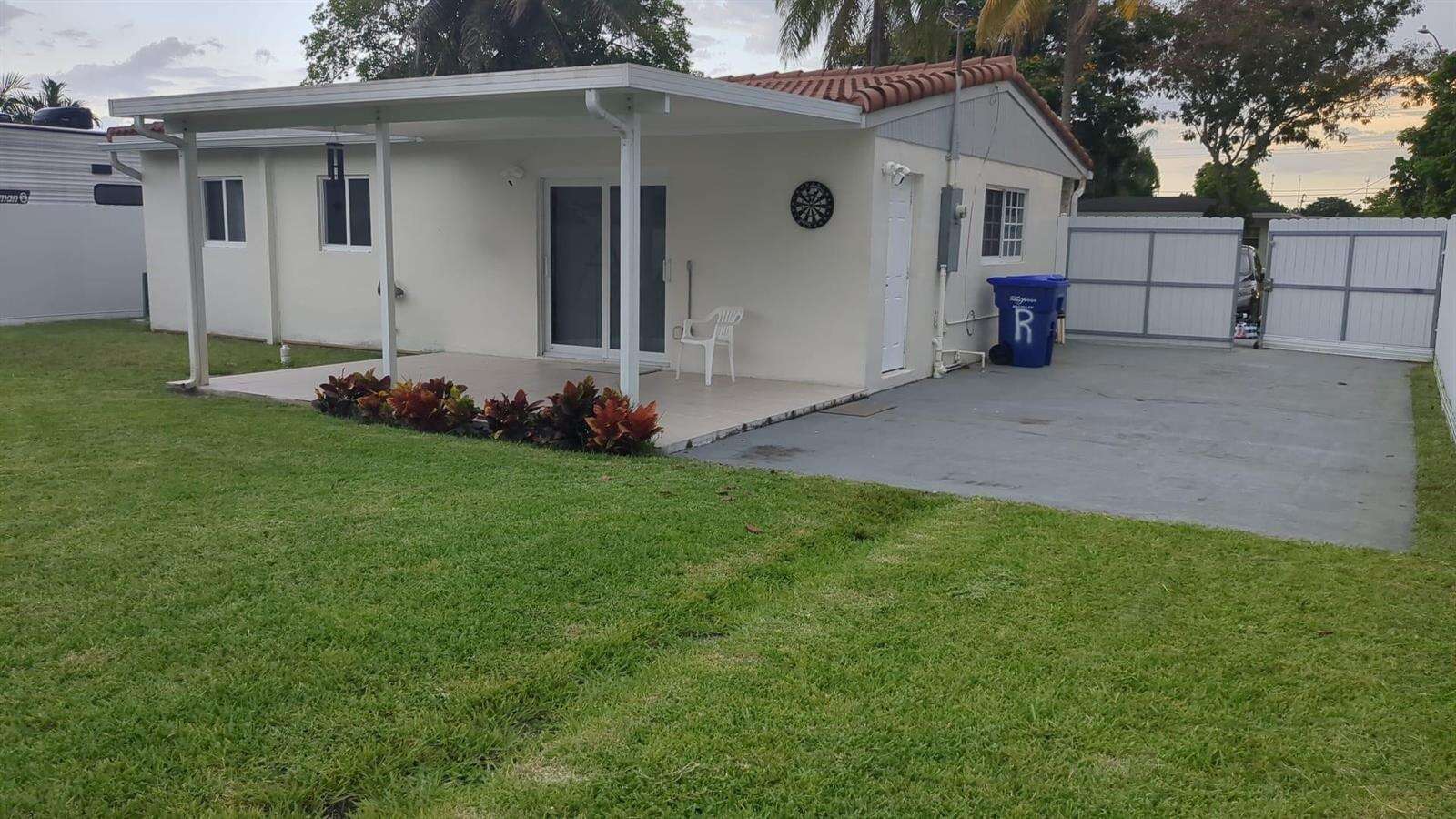 6325 Grant, Hollywood, FL 33024 - For Sale photo 9