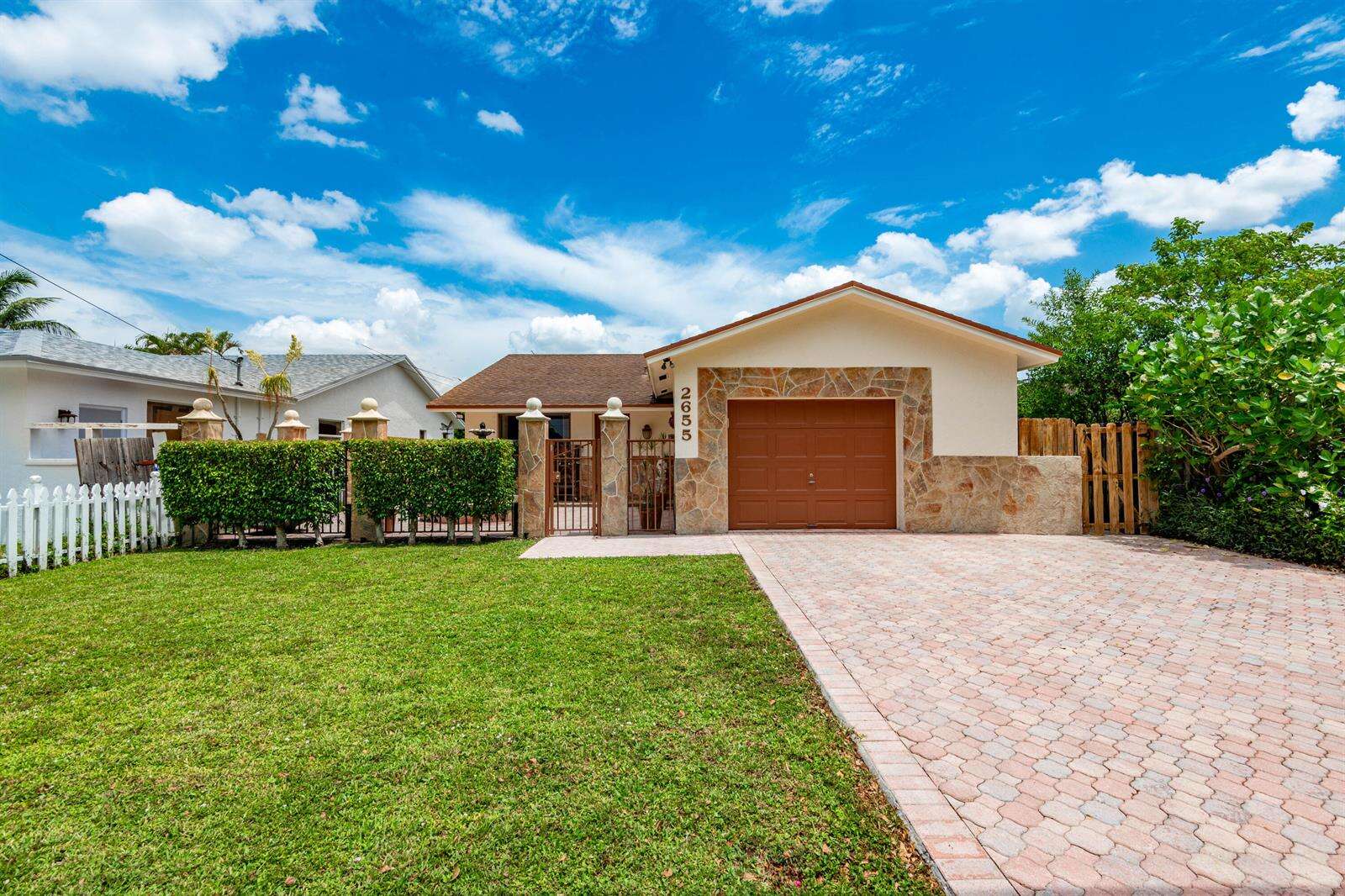 2655 Coolidge, Hollywood, FL 33020 - For Sale photo 8