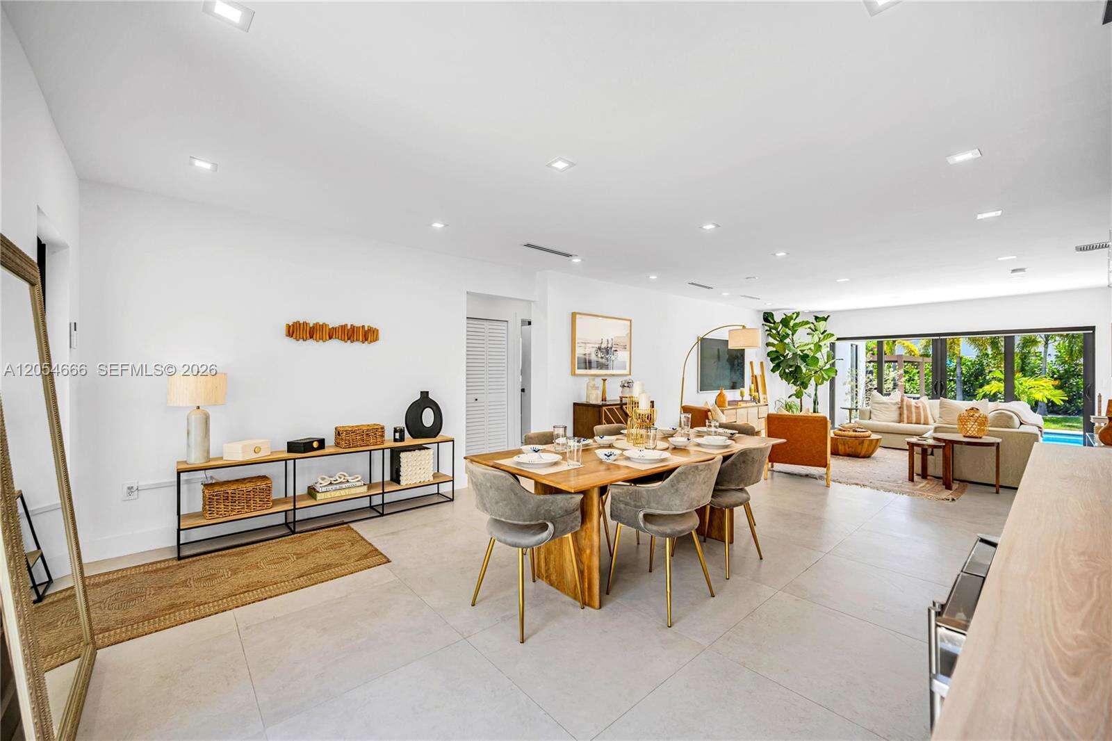 530 18th Ter, Miami, FL 33129 - For Sale photo 12