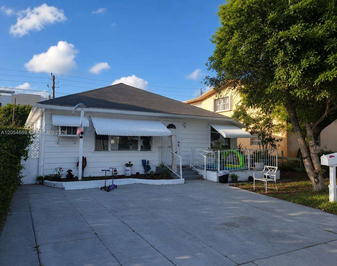 1711 Jackson St, Hollywood, FL 33020 - For Sale photo 1