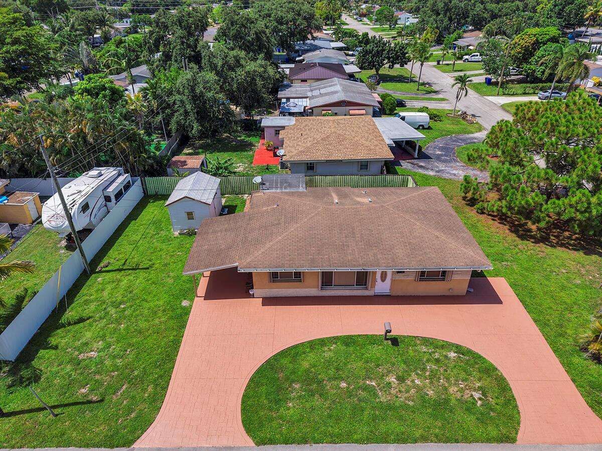 2100 57th, Hollywood, FL 33021 - For Sale photo 2