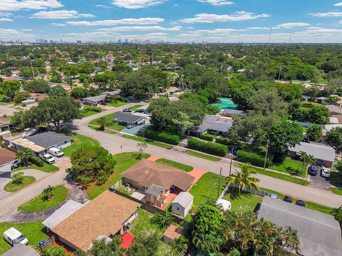 2100 57th, Hollywood, FL 33021 - For Sale photo 35