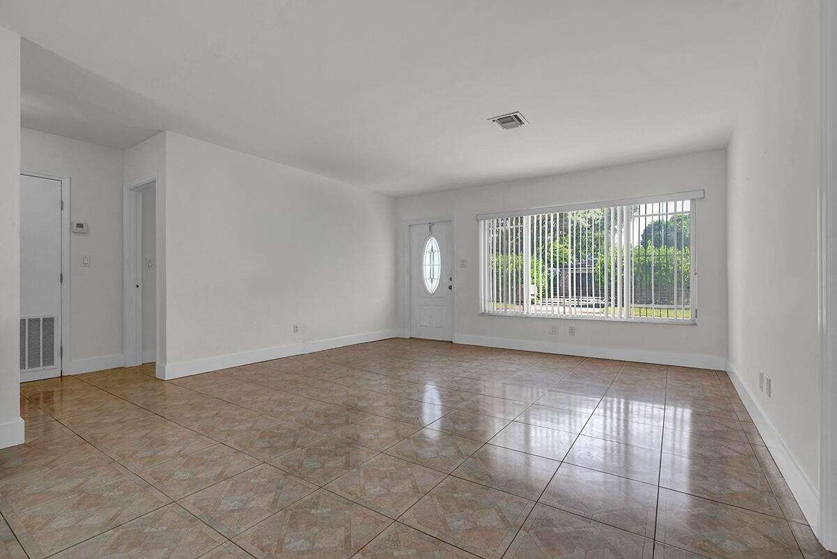 2100 57th, Hollywood, FL 33021 - For Sale photo 7