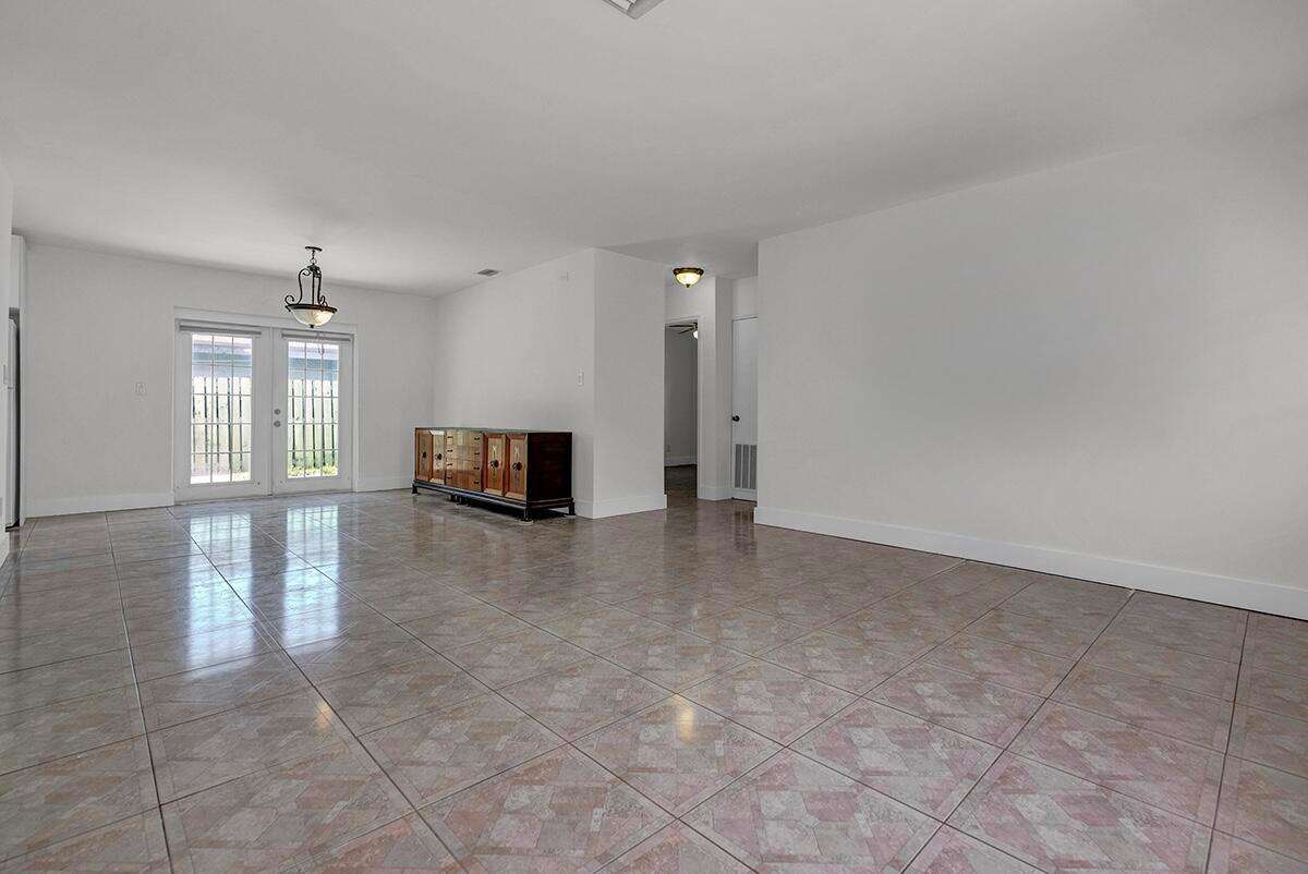 2100 57th, Hollywood, FL 33021 - For Sale photo 10