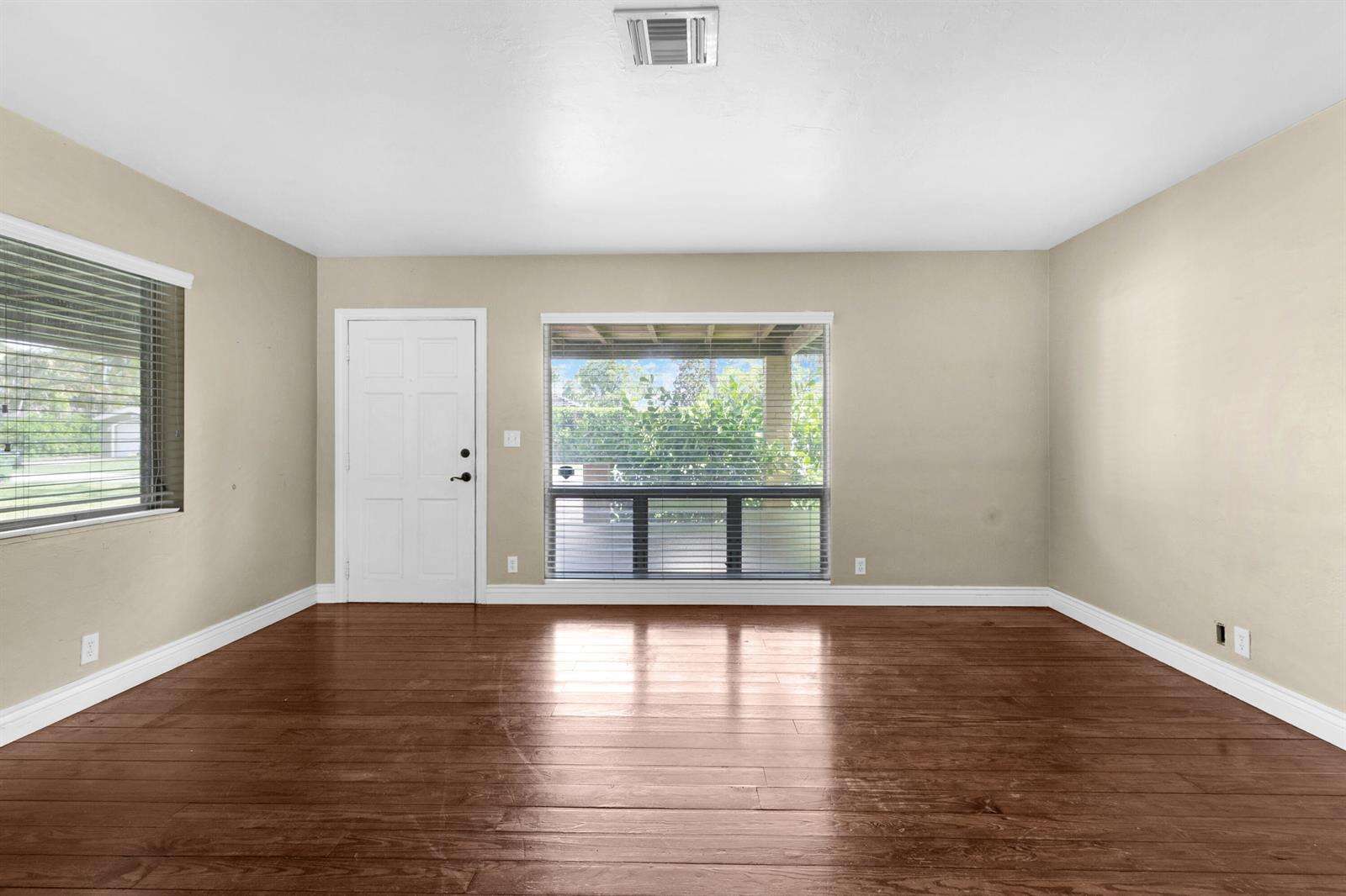 2020 52nd, Fort Lauderdale, FL 33308 - For Sale photo 2