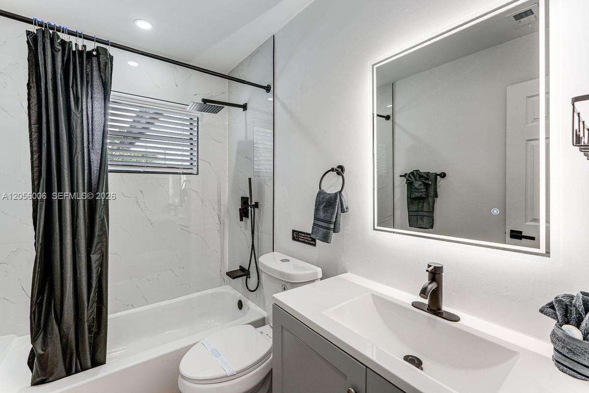 600 66th Ter, Hollywood, FL 33024 - For Sale photo 13