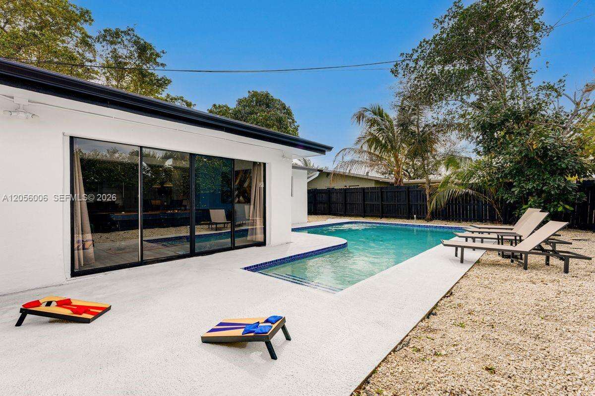 600 66th Ter, Hollywood, FL 33024 - For Sale photo 3