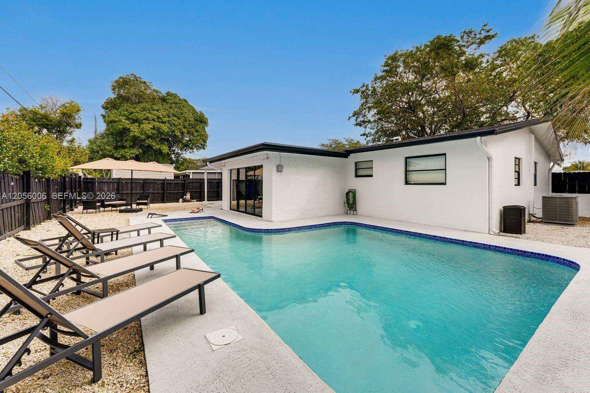 600 66th Ter, Hollywood, FL 33024 - For Sale photo 21