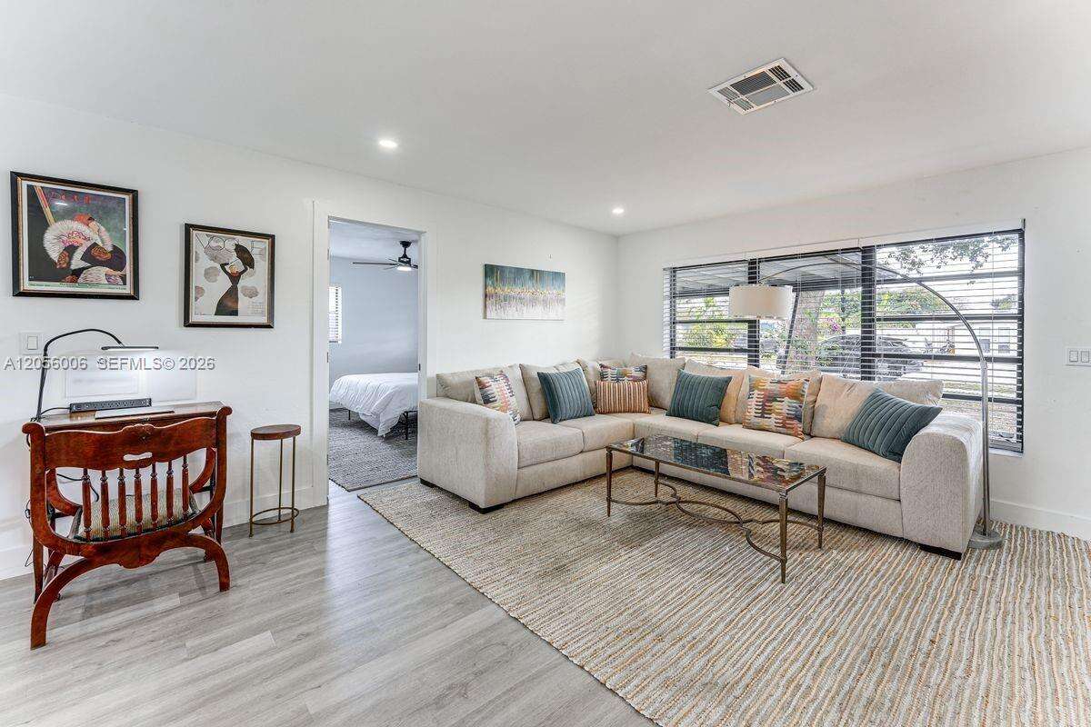 600 66th Ter, Hollywood, FL 33024 - For Sale photo 4