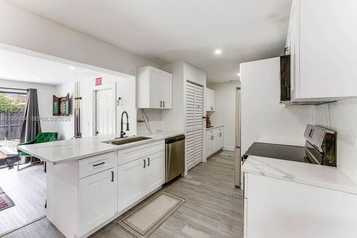 600 66th Ter, Hollywood, FL 33024 - For Sale photo 6
